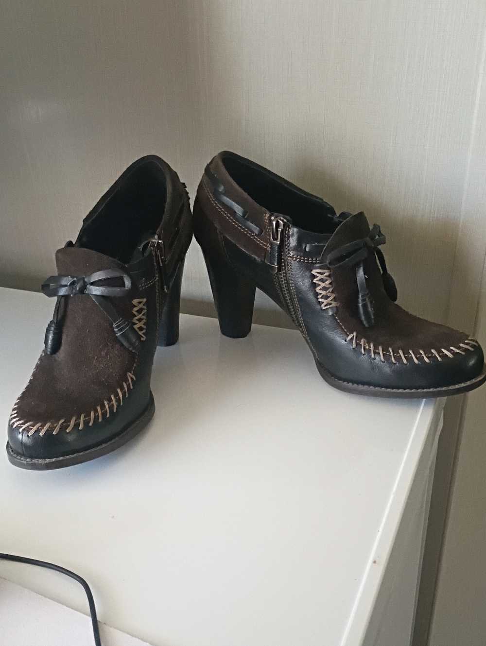 The Absolute Cutest B. Makowsky Ankle Booties In Amazing Condition - Picture 2 of 12